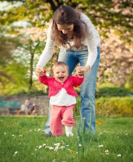 Bebeğinizin Emekleme ve Yürüme Zamanı
