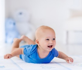 Bebeklerde Aylara Göre Motor Gelişim Rehberi