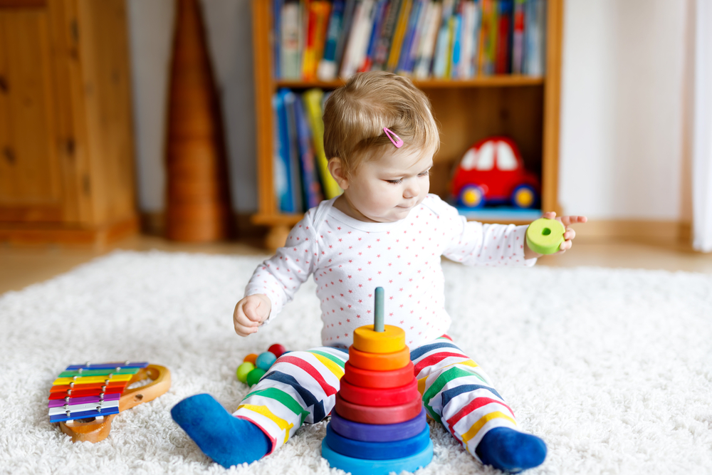 11 aylik bebeginiz icin oyuncak onerileri mutlu bebekler